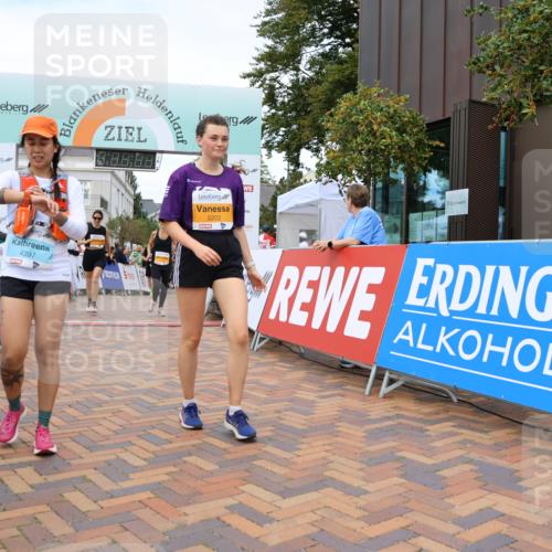 31.08.2025 - 21. Blankeneser Heldenlauf Strokosch-Dieckow http://msf.ph/oto/8700250 31.08.2025 12:52:08 Ziel 5202, 5760, 5761, 5419, 4397 meine-sportfotos.de