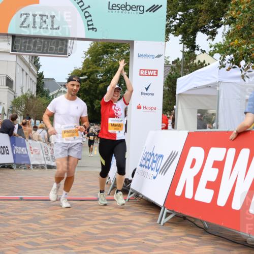31.08.2025 - 21. Blankeneser Heldenlauf Strokosch-Dieckow http://msf.ph/oto/8700253 31.08.2025 12:39:42 Ziel 5340, 5659, 5623 meine-sportfotos.de