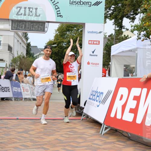 31.08.2025 - 21. Blankeneser Heldenlauf Strokosch-Dieckow http://msf.ph/oto/8700254 31.08.2025 12:39:42 Ziel 5340, 5659, 5623 meine-sportfotos.de