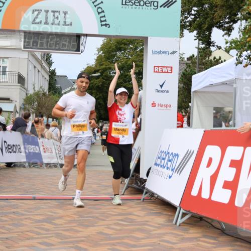 31.08.2025 - 21. Blankeneser Heldenlauf Strokosch-Dieckow http://msf.ph/oto/8700256 31.08.2025 12:39:42 Ziel 5340, 5659, 5623 meine-sportfotos.de