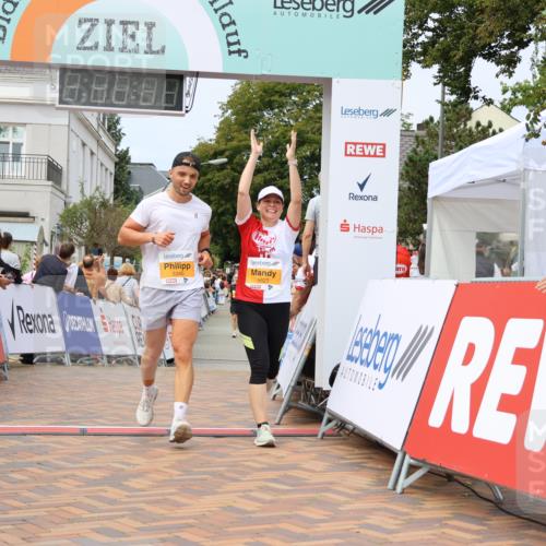31.08.2025 - 21. Blankeneser Heldenlauf Strokosch-Dieckow http://msf.ph/oto/8700258 31.08.2025 12:39:42 Ziel 5340, 5659, 5623 meine-sportfotos.de
