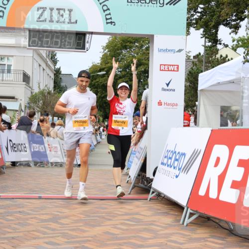 31.08.2025 - 21. Blankeneser Heldenlauf Strokosch-Dieckow http://msf.ph/oto/8700260 31.08.2025 12:39:42 Ziel 5340, 5659, 5623 meine-sportfotos.de