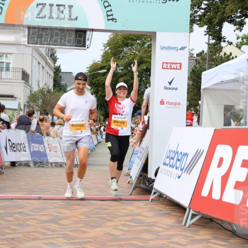31.08.2025 - 21. Blankeneser Heldenlauf Strokosch-Dieckow http://msf.ph/oto/8700262 31.08.2025 12:39:42 Ziel 5340, 5659, 5623 meine-sportfotos.de