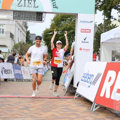 31.08.2025 - 21. Blankeneser Heldenlauf Strokosch-Dieckow http://msf.ph/oto/8700263 31.08.2025 12:39:42 Ziel 5340, 5659, 5623 meine-sportfotos.de