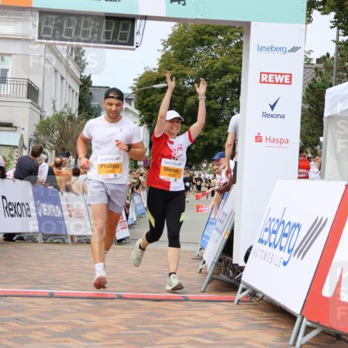 31.08.2025 - 21. Blankeneser Heldenlauf Strokosch-Dieckow http://msf.ph/oto/8700269 31.08.2025 12:39:42 Ziel 5340, 5659, 5623 meine-sportfotos.de
