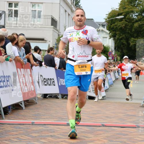31.08.2025 - 21. Blankeneser Heldenlauf Strokosch-Dieckow http://msf.ph/oto/8700282 31.08.2025 12:39:39 Ziel 5340, 5659, 5623 meine-sportfotos.de