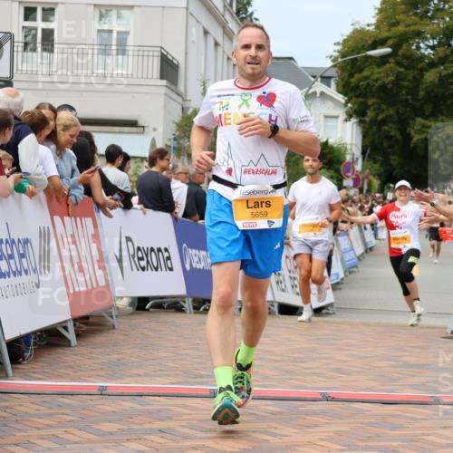 31.08.2025 - 21. Blankeneser Heldenlauf Strokosch-Dieckow http://msf.ph/oto/8700284 31.08.2025 12:39:39 Ziel 5340, 5659, 5623 meine-sportfotos.de