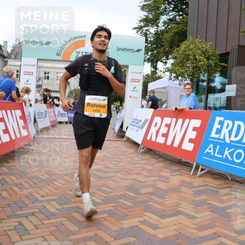 31.08.2025 - 21. Blankeneser Heldenlauf Strokosch-Dieckow http://msf.ph/oto/8700285 31.08.2025 12:51:57 Ziel 5396, 5397, 5455 meine-sportfotos.de