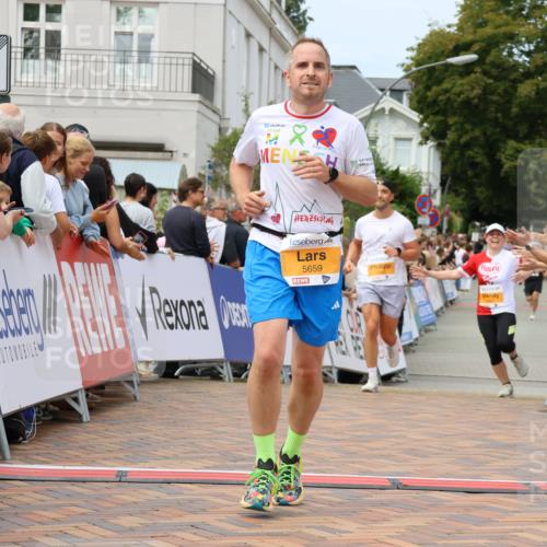 31.08.2025 - 21. Blankeneser Heldenlauf Strokosch-Dieckow http://msf.ph/oto/8700286 31.08.2025 12:39:39 Ziel 5340, 5659, 5623 meine-sportfotos.de
