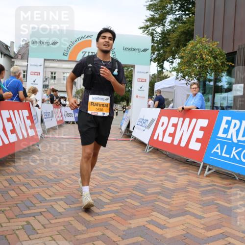 31.08.2025 - 21. Blankeneser Heldenlauf Strokosch-Dieckow http://msf.ph/oto/8700287 31.08.2025 12:51:57 Ziel 5396, 5397, 5455 meine-sportfotos.de