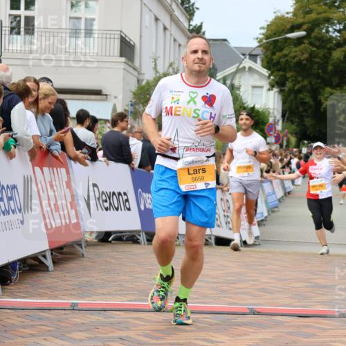 31.08.2025 - 21. Blankeneser Heldenlauf Strokosch-Dieckow http://msf.ph/oto/8700288 31.08.2025 12:39:39 Ziel 5340, 5659, 5623 meine-sportfotos.de