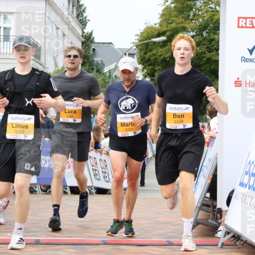 31.08.2025 - 21. Blankeneser Heldenlauf Strokosch-Dieckow http://msf.ph/oto/8700289 31.08.2025 12:39:21 Ziel 5385, 5143, 5139, 5161, 4194 meine-sportfotos.de