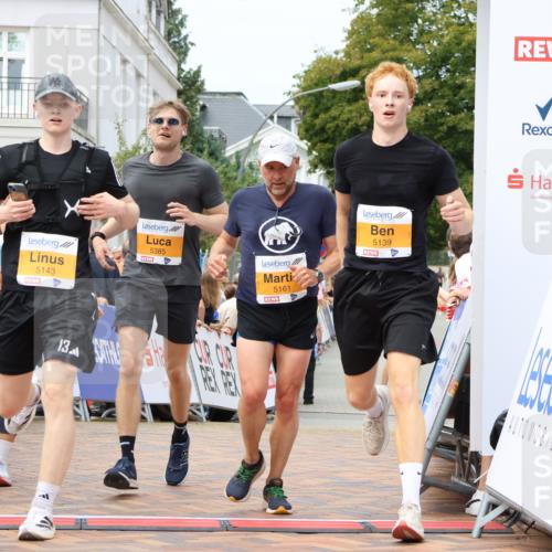 31.08.2025 - 21. Blankeneser Heldenlauf Strokosch-Dieckow http://msf.ph/oto/8700291 31.08.2025 12:39:21 Ziel 5385, 5143, 5139, 5161, 4194 meine-sportfotos.de
