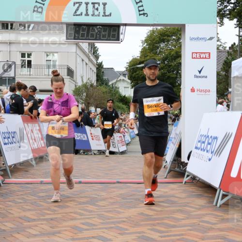 31.08.2025 - 21. Blankeneser Heldenlauf Strokosch-Dieckow http://msf.ph/oto/8700301 31.08.2025 12:51:52 Ziel 5396, 5397, 5455 meine-sportfotos.de
