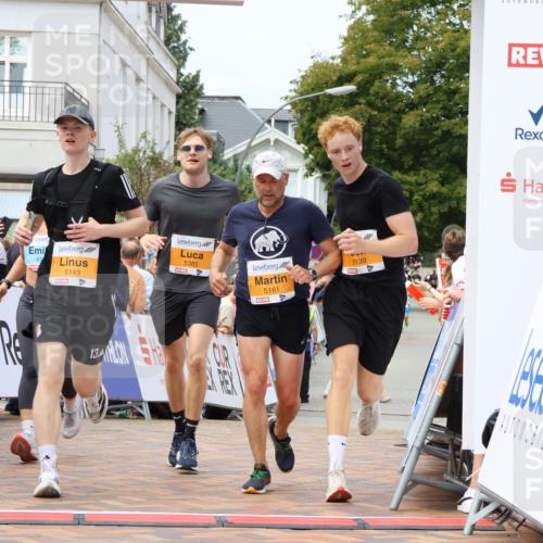 31.08.2025 - 21. Blankeneser Heldenlauf Strokosch-Dieckow http://msf.ph/oto/8700302 31.08.2025 12:39:21 Ziel 5385, 5143, 5139, 5161, 4194 meine-sportfotos.de
