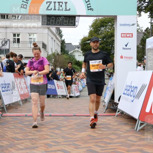 31.08.2025 - 21. Blankeneser Heldenlauf Strokosch-Dieckow http://msf.ph/oto/8700304 31.08.2025 12:51:52 Ziel 5396, 5397, 5455 meine-sportfotos.de