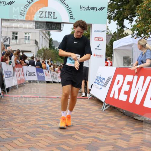 31.08.2025 - 21. Blankeneser Heldenlauf Strokosch-Dieckow http://msf.ph/oto/8700307 31.08.2025 12:39:11 Ziel 5596, 5225, 4341 meine-sportfotos.de