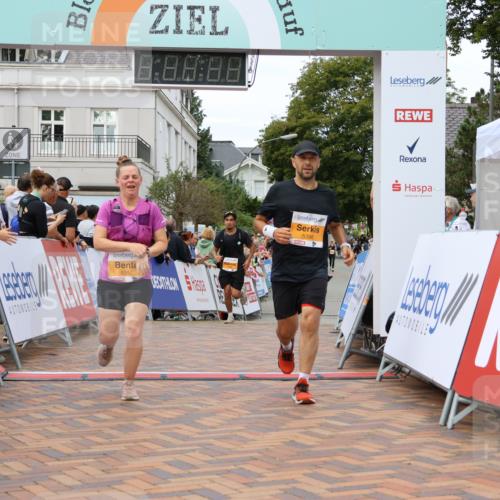 31.08.2025 - 21. Blankeneser Heldenlauf Strokosch-Dieckow http://msf.ph/oto/8700312 31.08.2025 12:51:51 Ziel 5396, 5397, 5455 meine-sportfotos.de