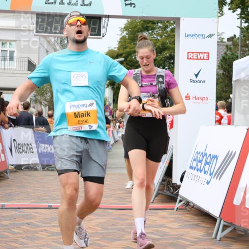 31.08.2025 - 21. Blankeneser Heldenlauf Strokosch-Dieckow http://msf.ph/oto/8700316 31.08.2025 12:39:06 Ziel 5222, 5596, 5635, 5225, 4341 meine-sportfotos.de