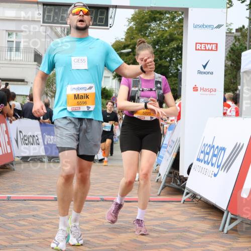 31.08.2025 - 21. Blankeneser Heldenlauf Strokosch-Dieckow http://msf.ph/oto/8700322 31.08.2025 12:39:06 Ziel 5222, 5596, 5635, 5225, 4341 meine-sportfotos.de