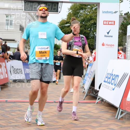 31.08.2025 - 21. Blankeneser Heldenlauf Strokosch-Dieckow http://msf.ph/oto/8700324 31.08.2025 12:39:06 Ziel 5222, 5596, 5635, 5225, 4341 meine-sportfotos.de
