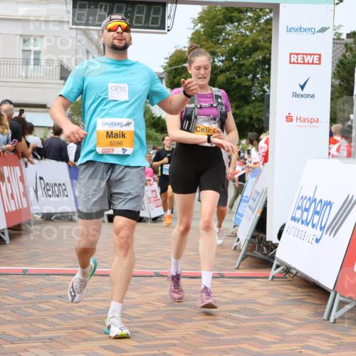 31.08.2025 - 21. Blankeneser Heldenlauf Strokosch-Dieckow http://msf.ph/oto/8700327 31.08.2025 12:39:06 Ziel 5222, 5596, 5635, 5225, 4341 meine-sportfotos.de