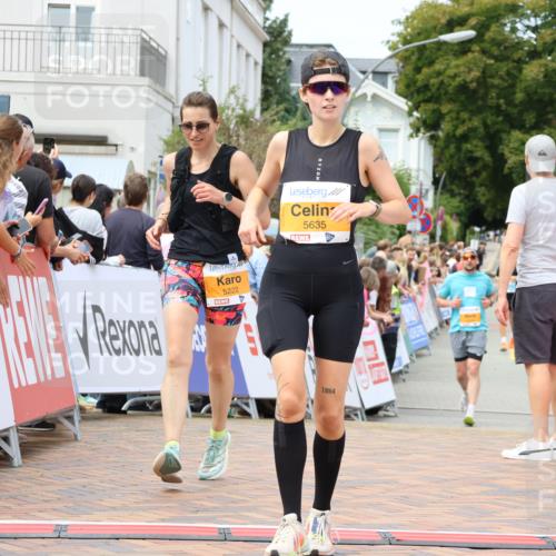 31.08.2025 - 21. Blankeneser Heldenlauf Strokosch-Dieckow http://msf.ph/oto/8700332 31.08.2025 12:38:59 Ziel 5432, 5222, 5635 meine-sportfotos.de