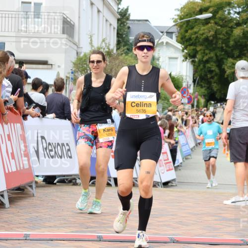 31.08.2025 - 21. Blankeneser Heldenlauf Strokosch-Dieckow http://msf.ph/oto/8700336 31.08.2025 12:38:59 Ziel 5432, 5222, 5635 meine-sportfotos.de