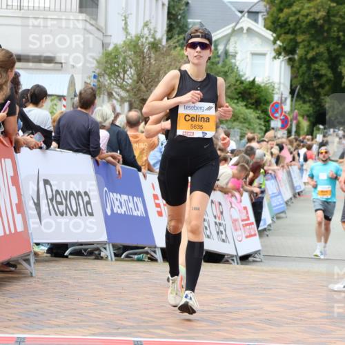 31.08.2025 - 21. Blankeneser Heldenlauf Strokosch-Dieckow http://msf.ph/oto/8700340 31.08.2025 12:38:58 Ziel 5432, 5222, 5378, 5635 meine-sportfotos.de