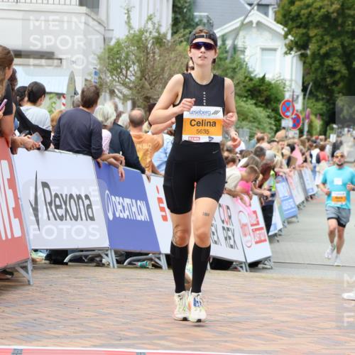 31.08.2025 - 21. Blankeneser Heldenlauf Strokosch-Dieckow http://msf.ph/oto/8700342 31.08.2025 12:38:58 Ziel 5432, 5222, 5378, 5635 meine-sportfotos.de