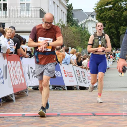 31.08.2025 - 21. Blankeneser Heldenlauf Strokosch-Dieckow http://msf.ph/oto/8700363 31.08.2025 12:38:50 Ziel 5432, 5013, 5378 meine-sportfotos.de