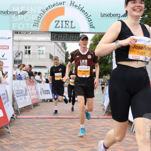 31.08.2025 - 21. Blankeneser Heldenlauf Strokosch-Dieckow http://msf.ph/oto/8700367 31.08.2025 12:51:41 Ziel 5104, 5136, 5007, 5034, 5518, 5517 meine-sportfotos.de