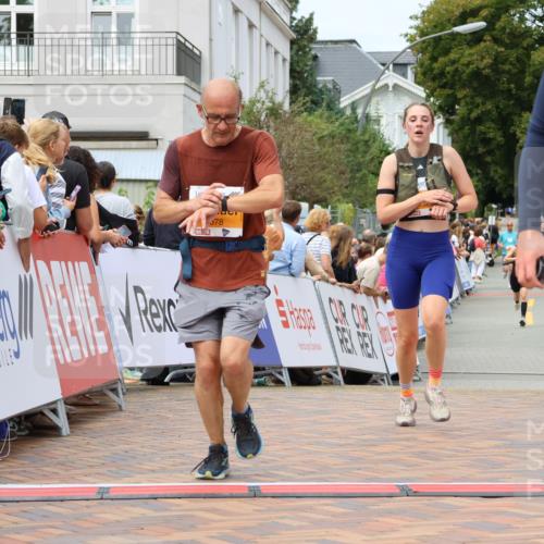 31.08.2025 - 21. Blankeneser Heldenlauf Strokosch-Dieckow http://msf.ph/oto/8700368 31.08.2025 12:38:49 Ziel 5432, 5013, 5378 meine-sportfotos.de