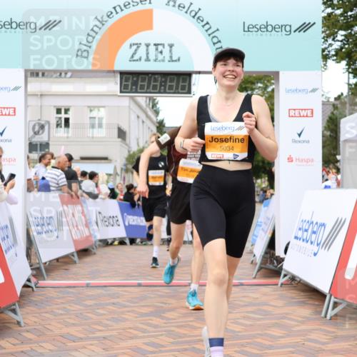 31.08.2025 - 21. Blankeneser Heldenlauf Strokosch-Dieckow http://msf.ph/oto/8700369 31.08.2025 12:51:41 Ziel 5104, 5136, 5007, 5034, 5518, 5517 meine-sportfotos.de
