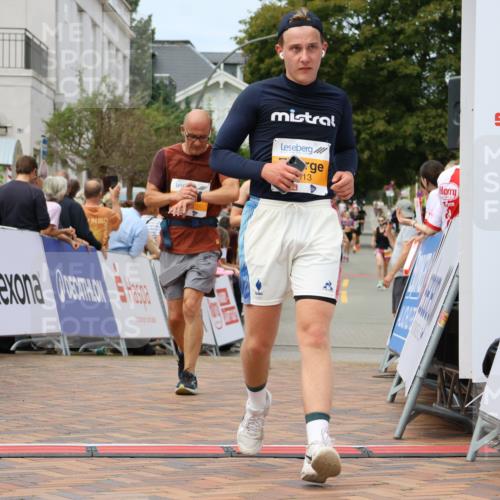 31.08.2025 - 21. Blankeneser Heldenlauf Strokosch-Dieckow http://msf.ph/oto/8700372 31.08.2025 12:38:48 Ziel 5432, 5013, 5378 meine-sportfotos.de