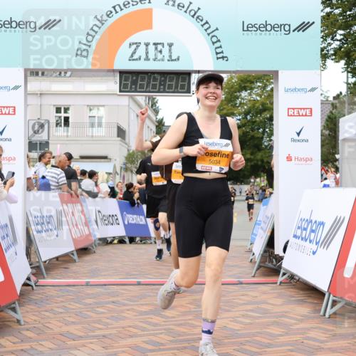 31.08.2025 - 21. Blankeneser Heldenlauf Strokosch-Dieckow http://msf.ph/oto/8700375 31.08.2025 12:51:40 Ziel 5104, 5136, 5007, 5034, 5518, 5517 meine-sportfotos.de