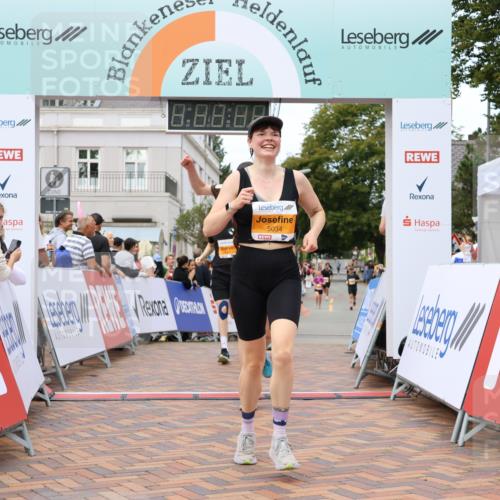 31.08.2025 - 21. Blankeneser Heldenlauf Strokosch-Dieckow http://msf.ph/oto/8700382 31.08.2025 12:51:40 Ziel 5104, 5136, 5007, 5034, 5518, 5517 meine-sportfotos.de
