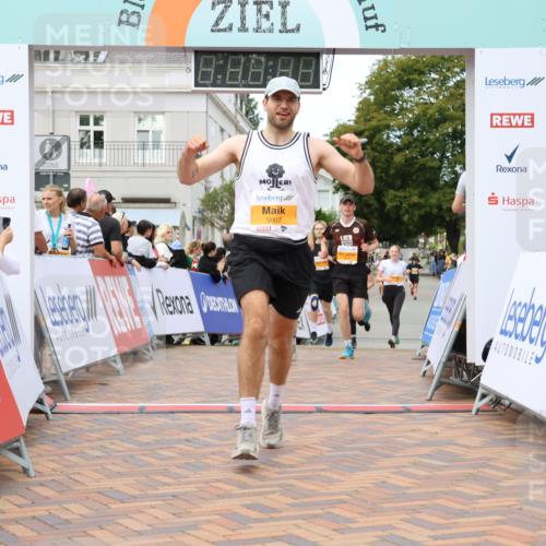 31.08.2025 - 21. Blankeneser Heldenlauf Strokosch-Dieckow http://msf.ph/oto/8700384 31.08.2025 12:51:38 Ziel 5104, 5136, 5141, 5007, 5034, 5518, 5517 meine-sportfotos.de
