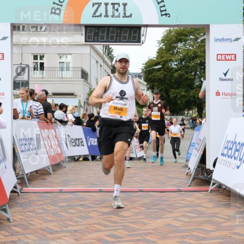 31.08.2025 - 21. Blankeneser Heldenlauf Strokosch-Dieckow http://msf.ph/oto/8700391 31.08.2025 12:51:38 Ziel 5104, 5136, 5141, 5007, 5034, 5518, 5517 meine-sportfotos.de