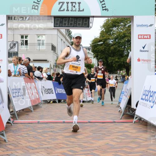 31.08.2025 - 21. Blankeneser Heldenlauf Strokosch-Dieckow http://msf.ph/oto/8700393 31.08.2025 12:51:38 Ziel 5104, 5136, 5141, 5007, 5034, 5518, 5517 meine-sportfotos.de