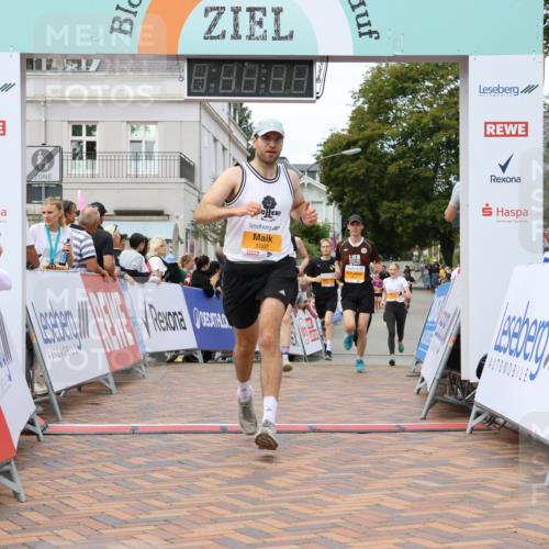 31.08.2025 - 21. Blankeneser Heldenlauf Strokosch-Dieckow http://msf.ph/oto/8700396 31.08.2025 12:51:37 Ziel 5141, 5007, 5034, 5518 meine-sportfotos.de