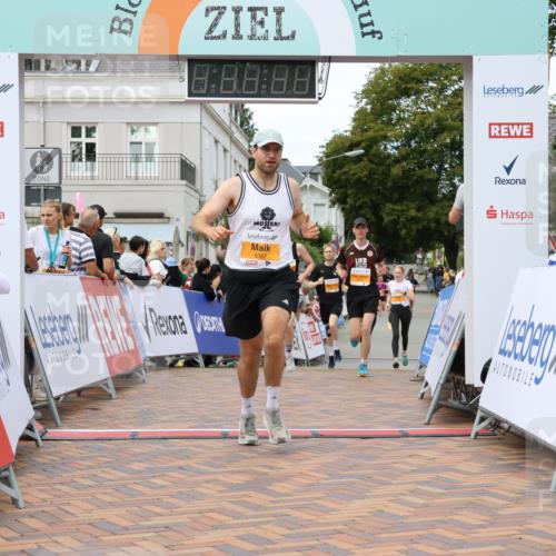31.08.2025 - 21. Blankeneser Heldenlauf Strokosch-Dieckow http://msf.ph/oto/8700399 31.08.2025 12:51:37 Ziel 5141, 5007, 5034, 5518 meine-sportfotos.de