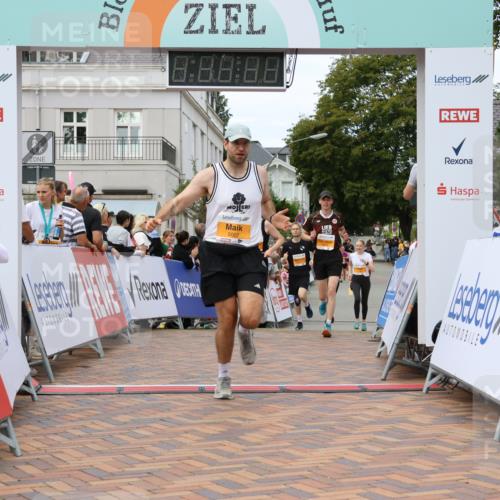 31.08.2025 - 21. Blankeneser Heldenlauf Strokosch-Dieckow http://msf.ph/oto/8700401 31.08.2025 12:51:37 Ziel 5141, 5007, 5034, 5518 meine-sportfotos.de