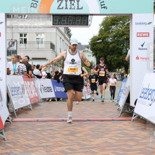 31.08.2025 - 21. Blankeneser Heldenlauf Strokosch-Dieckow http://msf.ph/oto/8700403 31.08.2025 12:51:37 Ziel 5141, 5007, 5034, 5518 meine-sportfotos.de