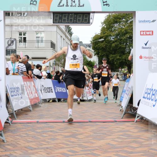 31.08.2025 - 21. Blankeneser Heldenlauf Strokosch-Dieckow http://msf.ph/oto/8700405 31.08.2025 12:51:37 Ziel 5141, 5007, 5034, 5518 meine-sportfotos.de