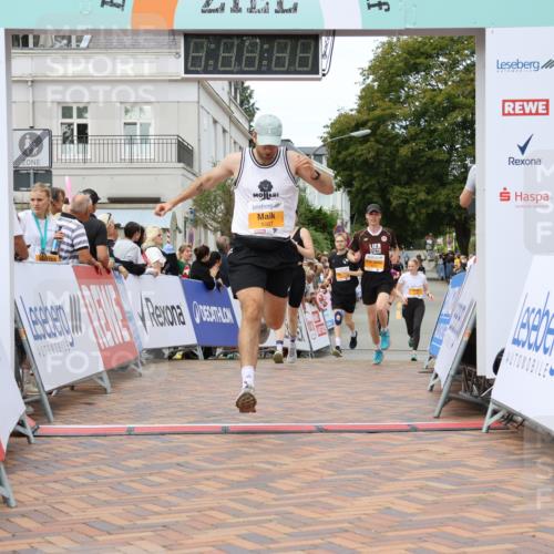 31.08.2025 - 21. Blankeneser Heldenlauf Strokosch-Dieckow http://msf.ph/oto/8700407 31.08.2025 12:51:37 Ziel 5141, 5007, 5034, 5518 meine-sportfotos.de