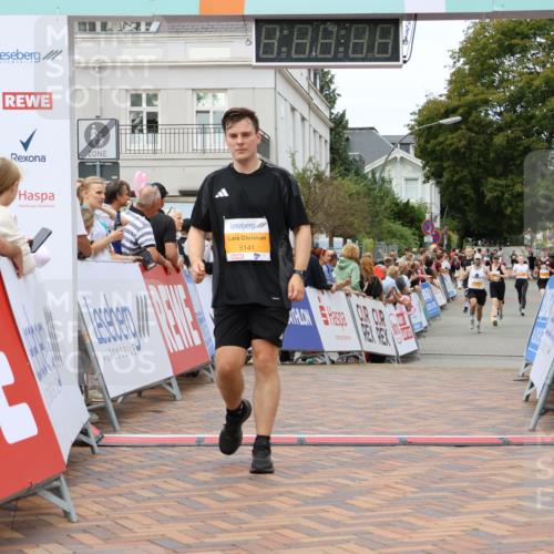 31.08.2025 - 21. Blankeneser Heldenlauf Strokosch-Dieckow http://msf.ph/oto/8700415 31.08.2025 12:51:31 Ziel 5837, 5371, 5141 meine-sportfotos.de
