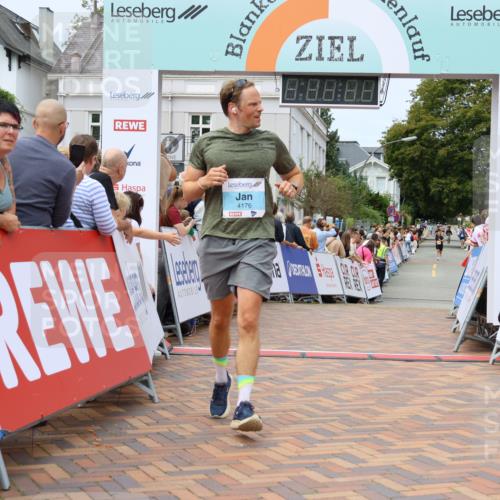 31.08.2025 - 21. Blankeneser Heldenlauf Strokosch-Dieckow http://msf.ph/oto/8700417 31.08.2025 12:38:24 Ziel 5503, 5504, 4176 meine-sportfotos.de