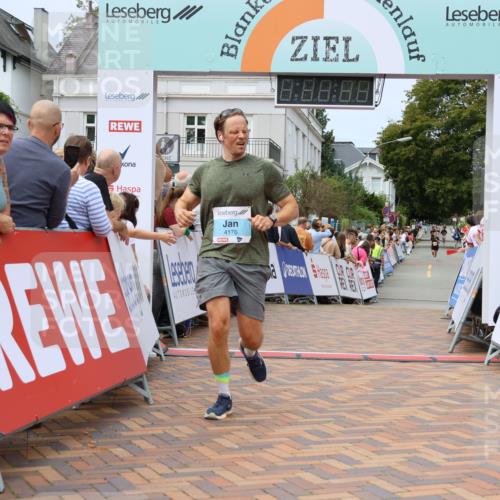 31.08.2025 - 21. Blankeneser Heldenlauf Strokosch-Dieckow http://msf.ph/oto/8700423 31.08.2025 12:38:24 Ziel 5503, 5504, 4176 meine-sportfotos.de