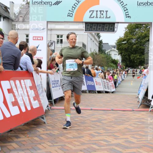31.08.2025 - 21. Blankeneser Heldenlauf Strokosch-Dieckow http://msf.ph/oto/8700425 31.08.2025 12:38:23 Ziel 5503, 5504, 4176 meine-sportfotos.de